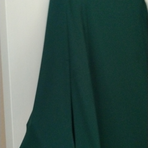 Green formal quarter sleeve dress - Picture 2 of 3